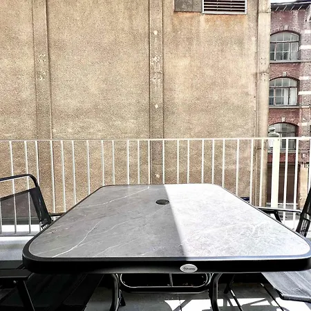 Lovely With Balcony By Grand Place For 4 Apartment *