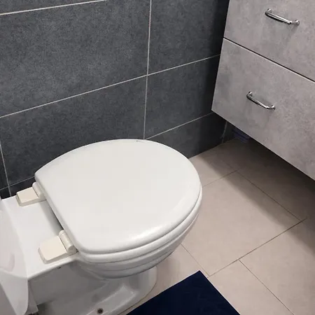 Confortable Situe A Woluwe Saint Lambert Βρυξέλλες