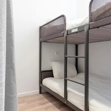 Over Two Floors For 5 Guests Near Midi & Grand Place