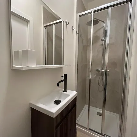 Avec Mezzanine Et Terasse アパート *