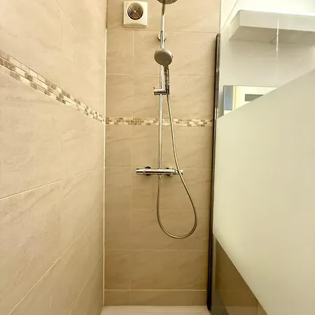 Appartamento 3 Min To The Grand-place 6 Min To Manneken Pis & Sleeps 6 Bruxelles