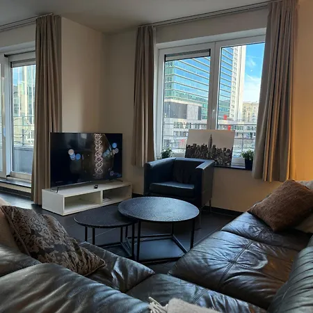 Stunning With 2 Bedrooms - Sleeps 6 *