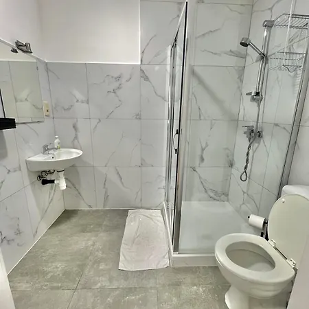 Spacious For 6 Near Center Of *