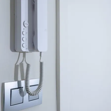 דירה Cozy - Downtown - 2 Min From Metro - 201 *