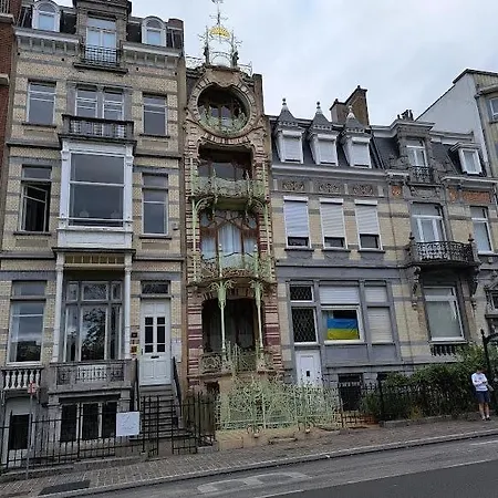 Bright And Cosy In شقة بروكسل