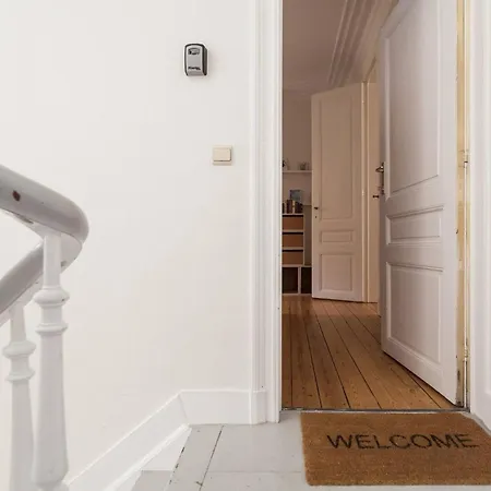 1 Bedroom W Kitchen And Bathroom In Trendy St Gilles Bruksela