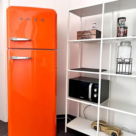 Chic Heart Of The With Balcony Apartamento