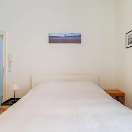 1 Bedroom W Kitchen And Bathroom In Trendy St Gilles