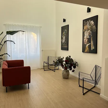 Apartment Chic & Bright Near Montgomery