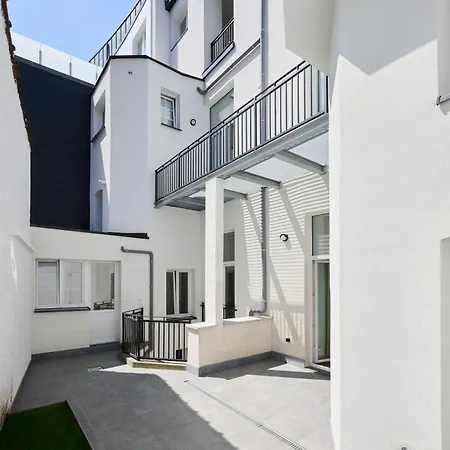 Apartman Toison D'or & Saunna 2 *