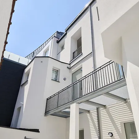 Apartman Toison D'or & Saunna 2 *