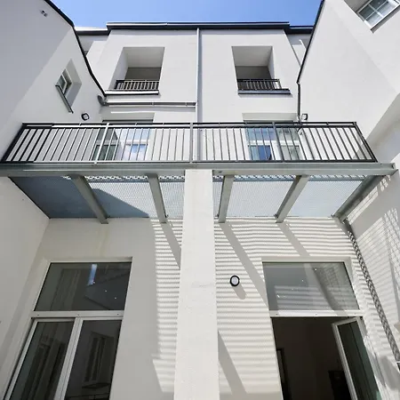 Toison D'or & Saunna 2 Apartman *