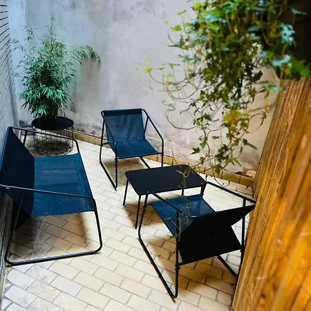 Charming 1 Bedroom With Terrace דירה בריסל