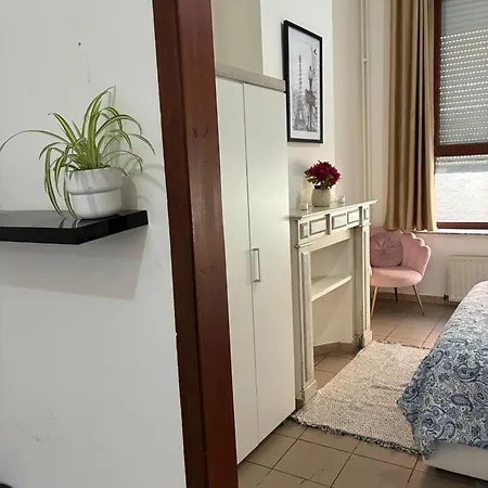 Δωμάτια σε οικογενειακή κατοικία Et Dans Un Immeuble *
