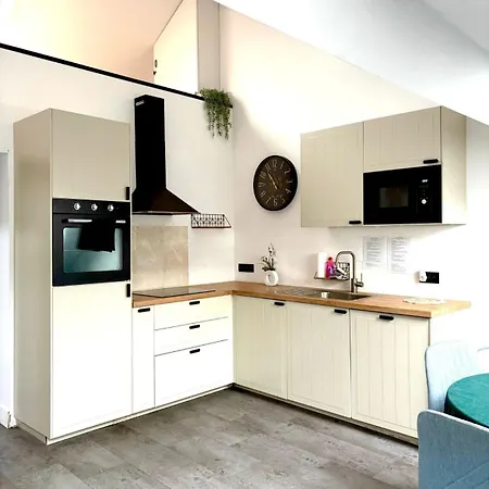 Elegant - Next From Grand Place, Netflix & Comfort *