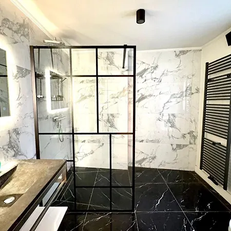 Elegant - Next From Grand Place, Netflix & Comfort Apartament