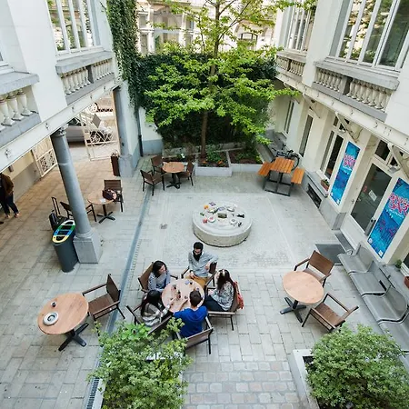 Hi Jacques Brel Hostel *