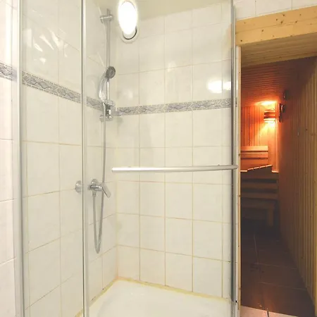Spacious Chalet With Sauna In Daverdisse