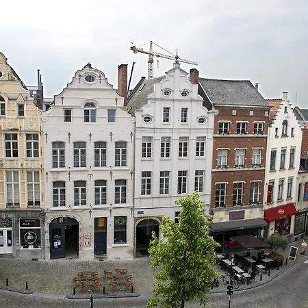 Halle Aux Bles 公寓 *