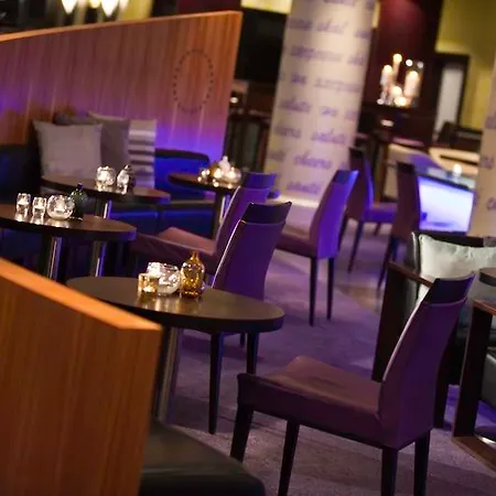 Отель Renaissance 4*