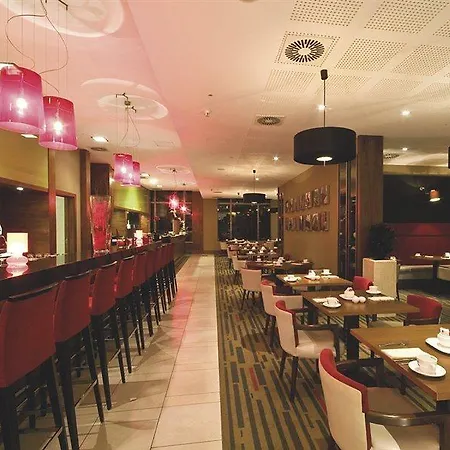 Hotel Radisson Red 4*