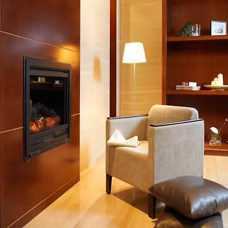 Hotel Catalonia Grand Place 4*