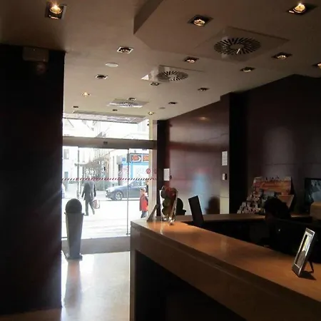 Hotel Catalonia Grand Place