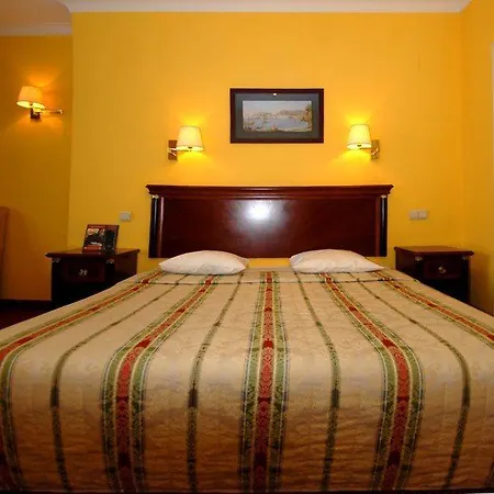 9hotel Central