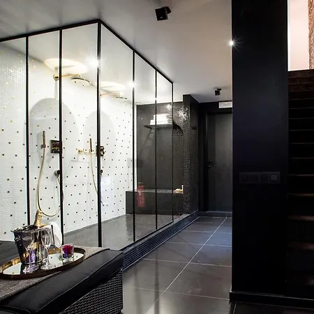 Apartment Chambre Avec Jacuzzi Sauna Privatif *