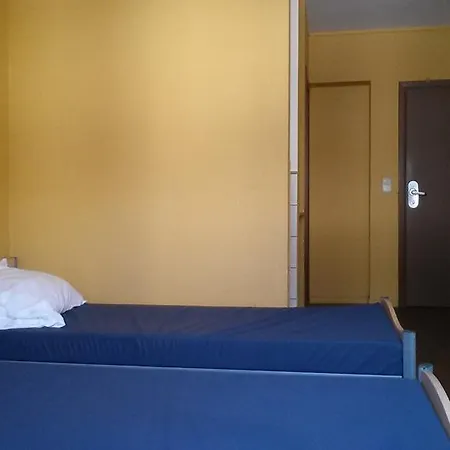Gogh Youth Centre Hostal *