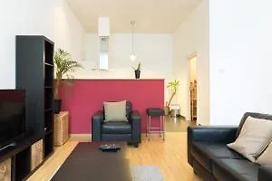 L'ecuyer - 2736 - Hotel *