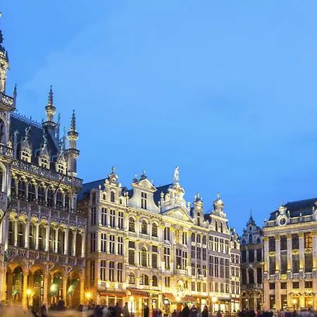 Catalonia Grand Place Hotel 4*