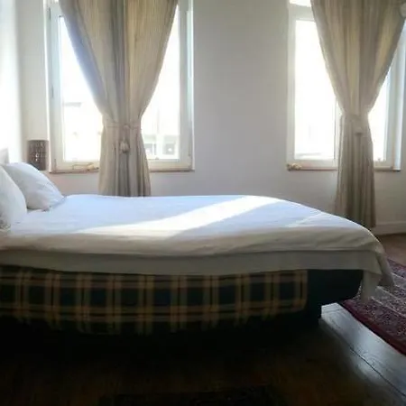Appart-hôtel Maison De La Lune - Petite D'etterbeek 3*