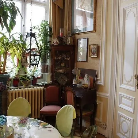 Hotel Les Bluets Brussels
