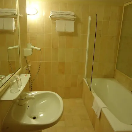 Matignon Hotel 3*