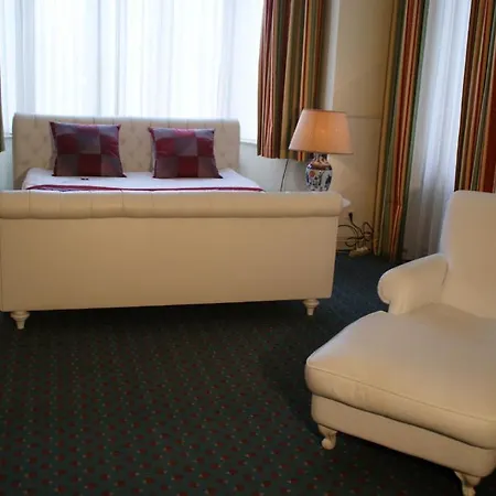 Western Park Hotel 4*