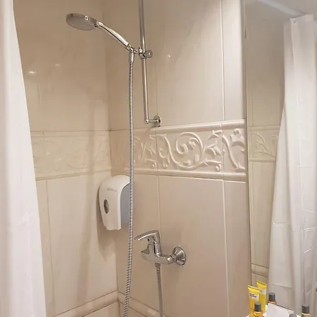 Madeleine Budget Grand Place Hotel *