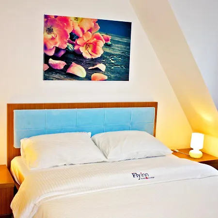 Fly Lounge Bed and breakfast Machelen