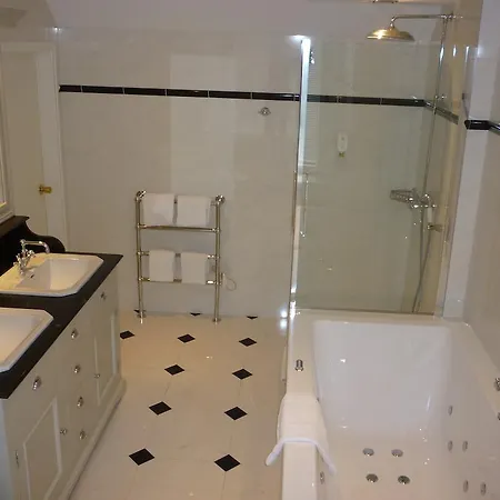 Western Park Hotel 4*