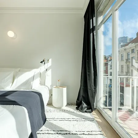Apartment Studio Art Moderne Near Louise/chatelain *