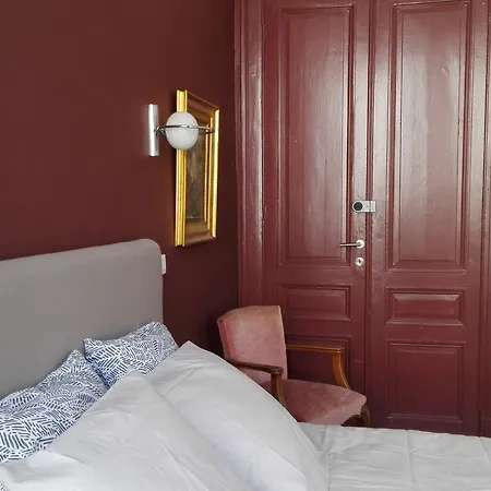 Bed & Breakfast 36 3*