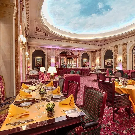 Le Plaza Отель