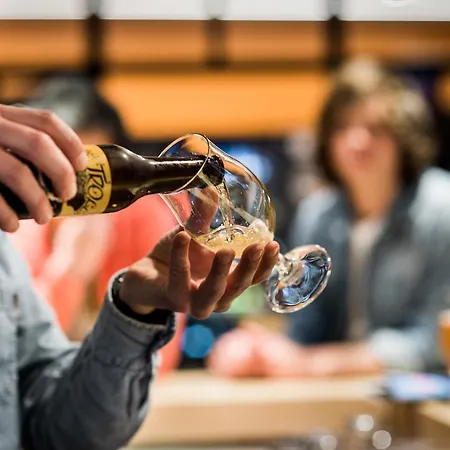 Auberge de jeunesse Hi Jacques Brel *