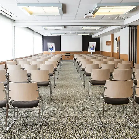מלון Novotel Brussels Airport