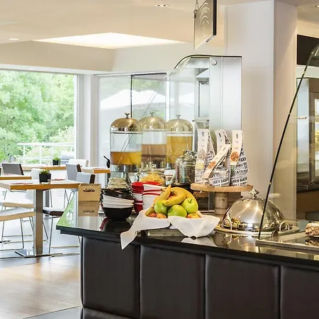 Novotel Brussels Airport מלון