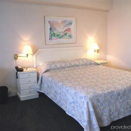First Euroflat Szálloda 4*