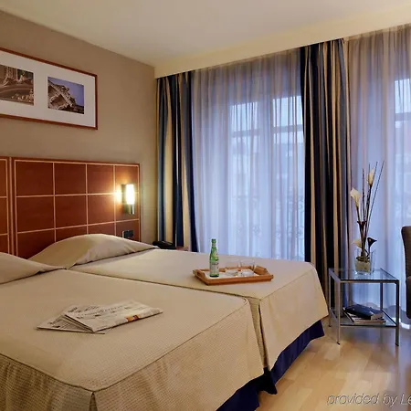 Hotell Catalonia Grand Place