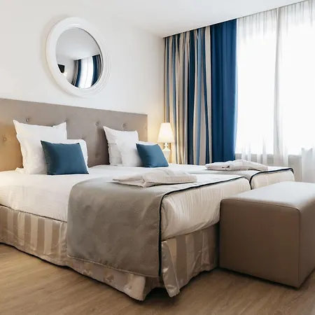 Hotel Catalonia Grand Place 4*