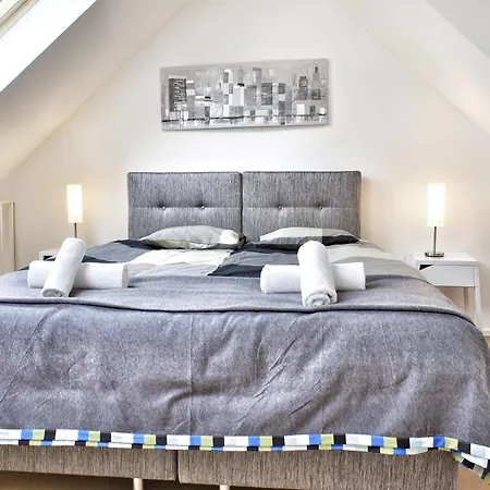 Laeken Apartman *