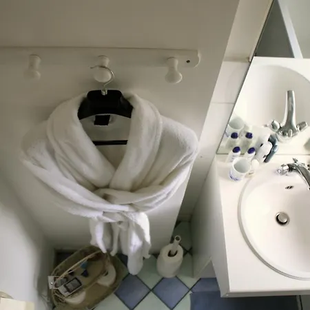 Le 36 Bed & Breakfast 3*